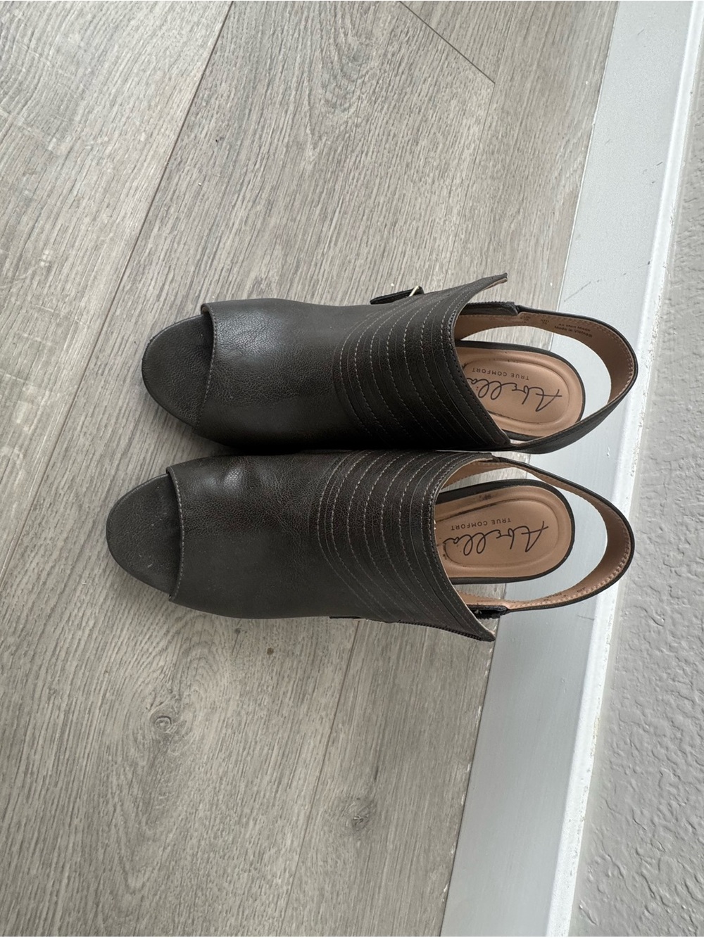 Aetrex Dark Olive green/gray Leather Peep-Toe Slingback Mules
